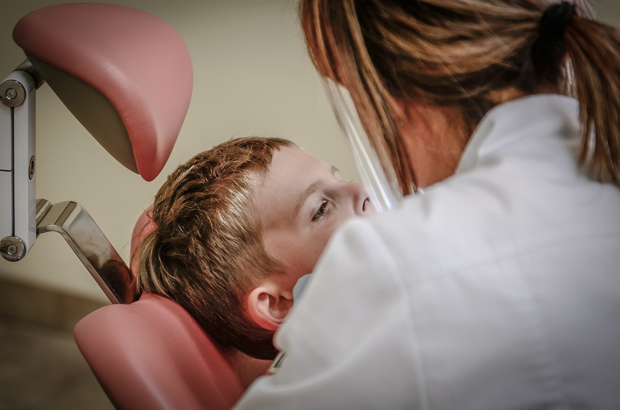 Czym kierować się przy wyborze dentysty? Dobry ortodonta i stomatolog Warszawa