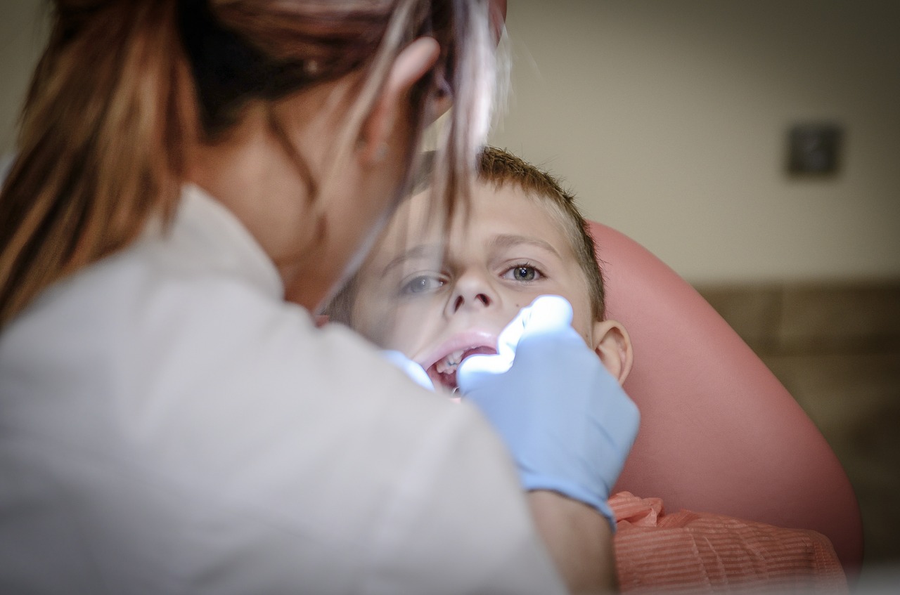 Jak oswoić dziecko z dentystą? Stomatologia dziecięca – dentysta Gdańsk Jasień