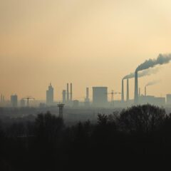 Zanieczyszczenia powietrza w Polsce: źródła, skutki i działania ochronne